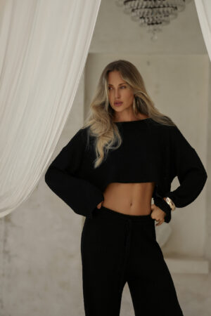 Azoria Crop Black — kolekcja Aura Capsule, ZUA World