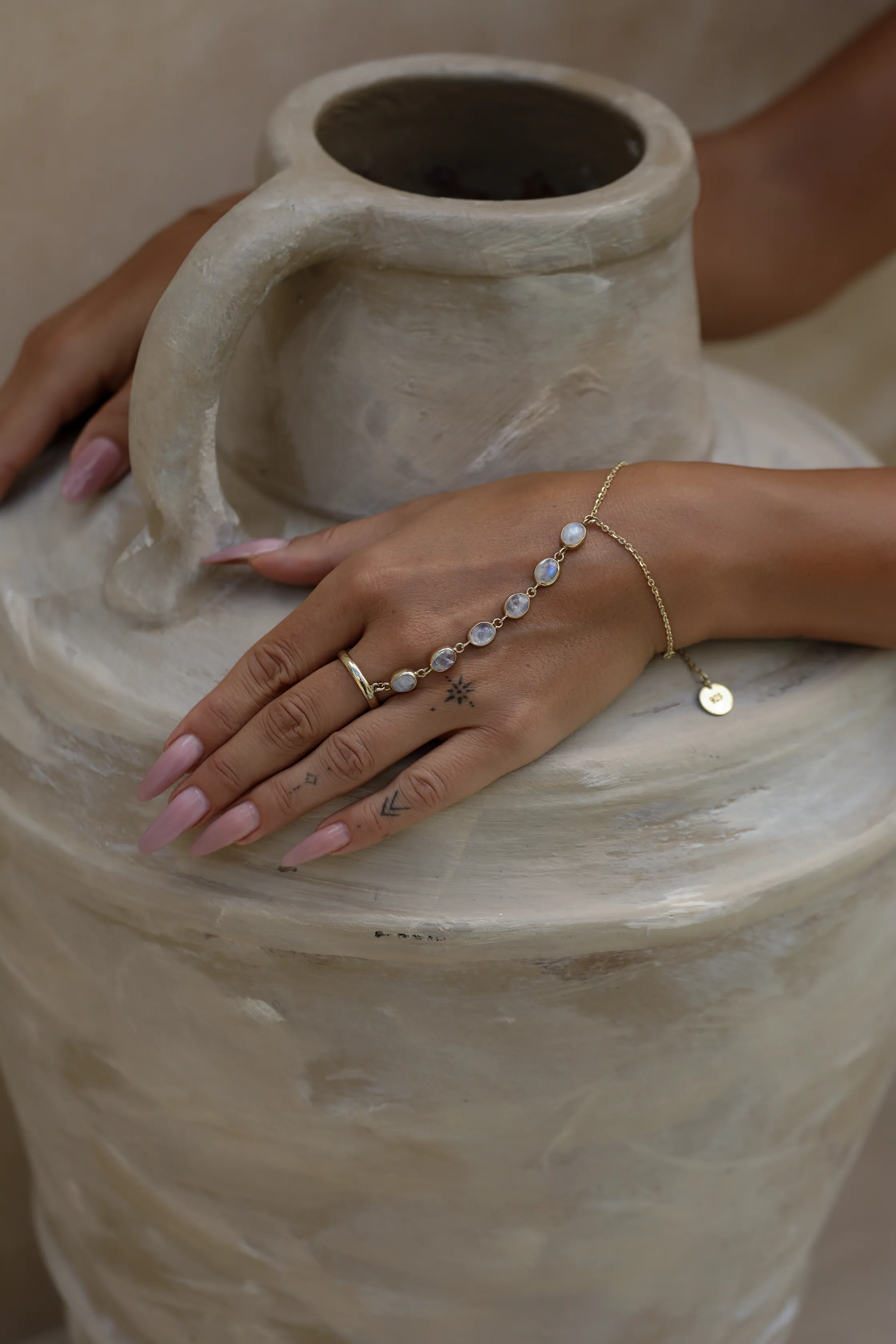 Lunaria Moonstone Hand Chain Gold — Zua x Be Jewellery, ZUA World
