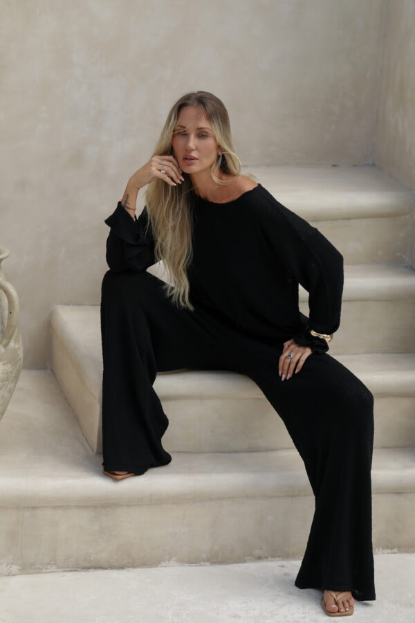 Azoria Black Longsleeve — ZUA World
